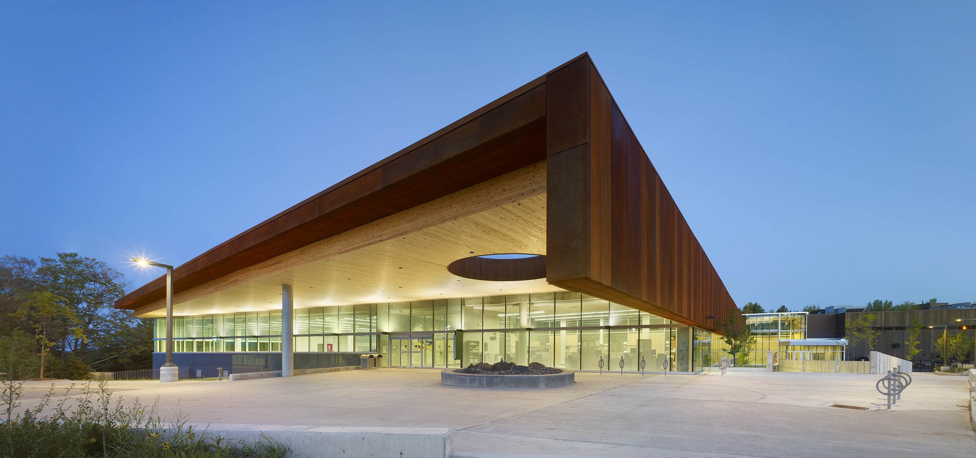 TRƯỜNG FLEMING COLLEGE - FLEMING KAWARTHA TRADES TECH CENTER