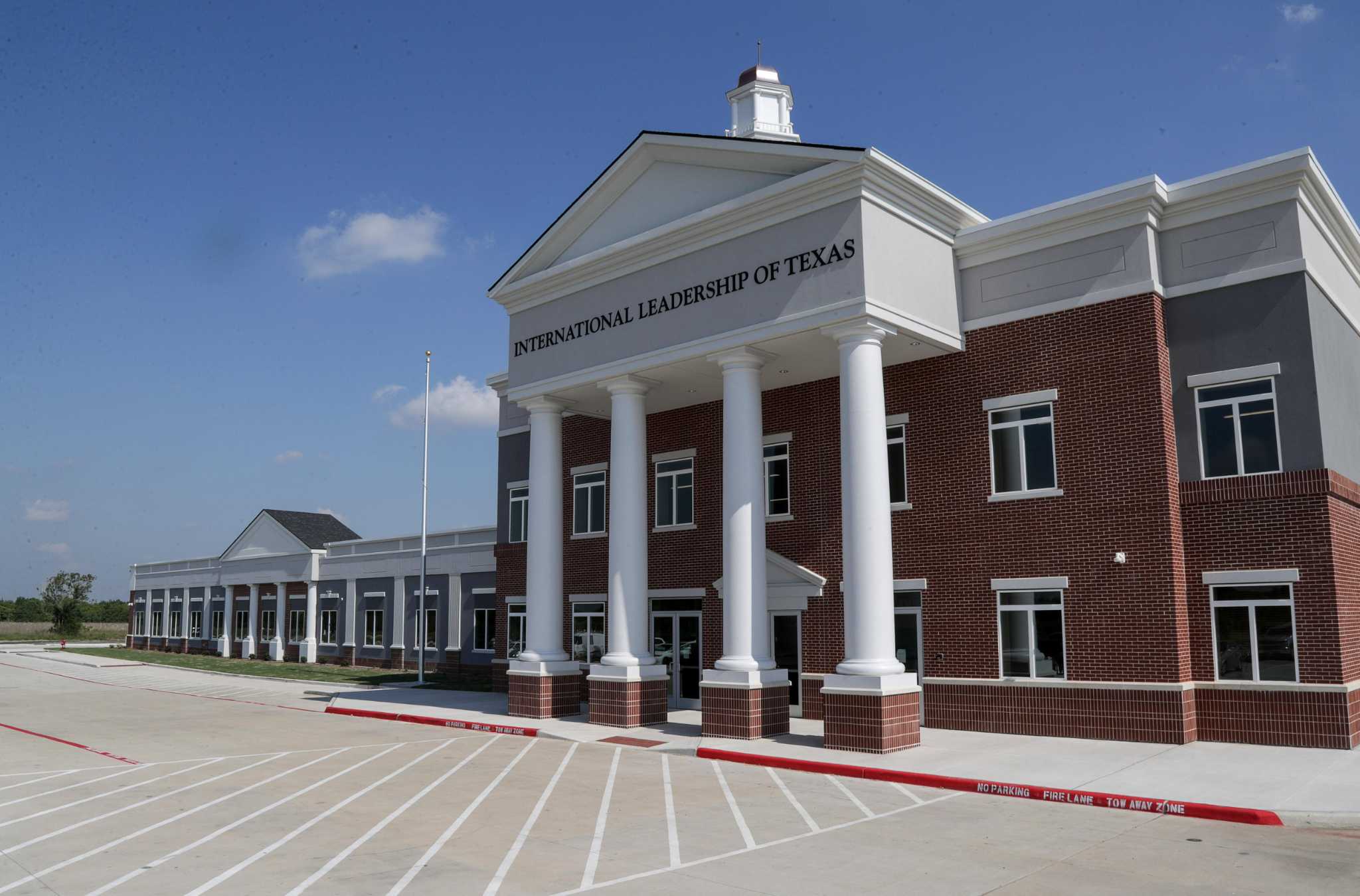 trường tư thục International Leadership of Texas Private High School